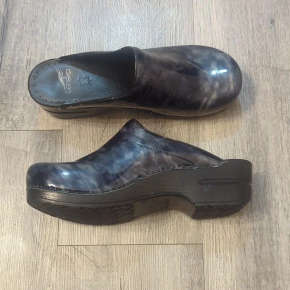 Dansko Clogs - Picture 6 of 8